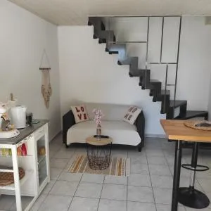 Duplex 24m2 classé 2 étoiles à 2km d'Aubenas - 沃格于埃