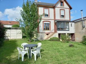 Maisons de vacances La locomotive by La BB12087 : photos des chambres