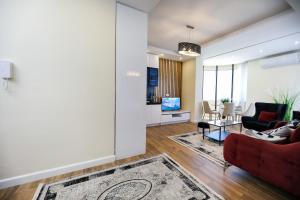 Bay View Balcony- Luxury Apartments With Free Parking