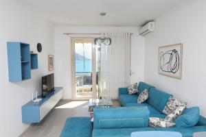 Bay View Balcony- Luxury Apartments With Free Parking