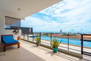 Hillside Seaview Residence