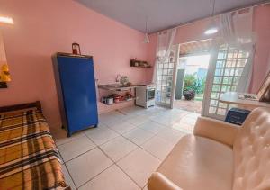 Kitnet completa a 800m da Praia