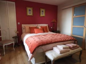 B&B / Chambres d'hotes AU DOMAINE DE SOPHIE Chambres d'hotes Crasville Manche : photos des chambres