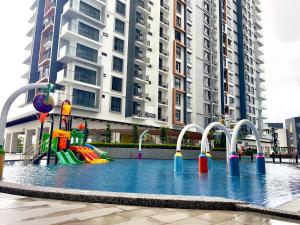 KAVENUE Cybercity Sunset View, 8-10 pax