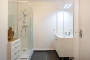 Le Péruvien - Saint-Cyr-LEcole - Free Parking