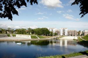 Modern gem with an office corner at Jonas Hill waterfront