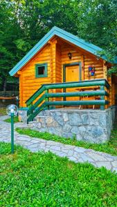 KOZAK Apartments & Restaurant