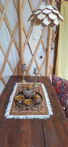 Jurta wkoło zielono