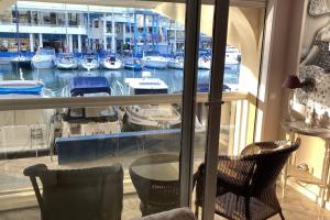 Unique apartment with rooftop pool & amazing views