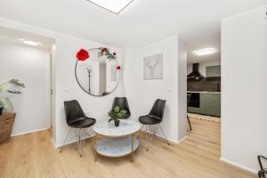 Vibrant Urban Oasis in the Heart of the City