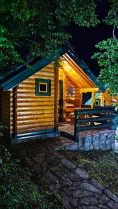 KOZAK Apartments & Restaurant