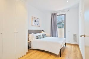 Aspasios Arc de Triomf Apartments