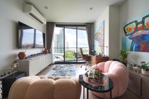 EDGE Central Pattaya 2BR Ocean View Luxury Condo Rooftop Pool Central Location