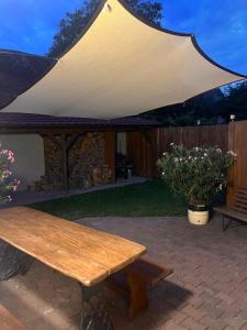 Domek na růžku celá chalupa