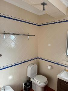 Quarto Duplo com Varanda e Casa de Banho Partilhada - Em Casa de Praia do Almograve T2 - Trilho dos Pescadores