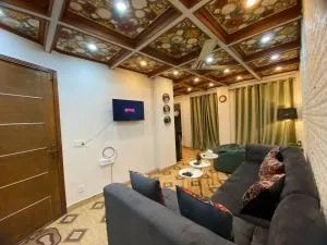 Skyline Retreat - 1 Bedroom Apt - Rāmkot