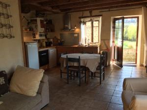Maisons de vacances La maison du ruisseau : photos des chambres
