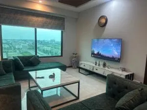 The Royal Reside - Mundwāl