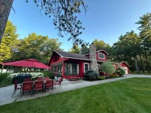 Redwood Retreat by the Lake - Wilber