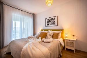 LakeView CozyNook - Tennis, UnderGround Parking, Modern, Balcony