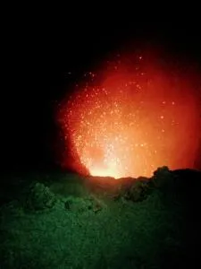 Volcano smile lava tree house - White Sands