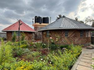 Rhino Cottages & Retreat