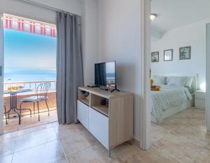 First Line Oceanfront Apt by Dream Homes Tenerife