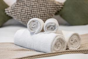 Bright and Airy Studio with Minimalist Charm