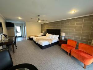 Lakeside by Ruataniwha