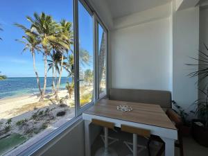 Absolute Beachfront Apartment With Kitchen
