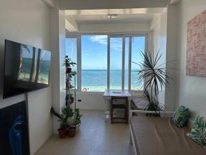 Absolute Beachfront Apartment With Kitchen