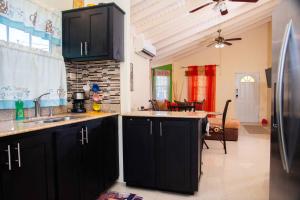 Czars Romantic Retreat-2 Bedroom Home and Pool