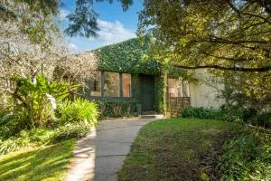 Trout Pool House - Okere Falls Lakeside Retreat - Okere Falls