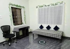 Tranquil Nest with Private Patio & Swing - Sirsi