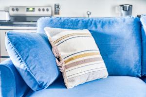 CozySuites Music Row Charming 1BR with free parking 19