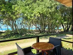 Absolute Beachfront Cottage - Kurrimine Beach