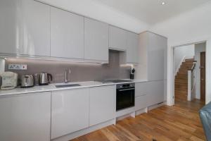 Modern Spacious 2 Bedroom Flat near Richmond Park