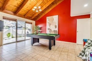 StayAU Tranquil 4BR Lakeside Retreat in Seabrook