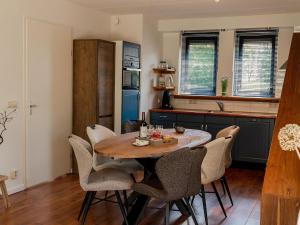 Cozy Forest-Edge Getaway