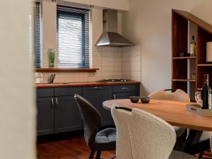 Cozy Forest-Edge Getaway