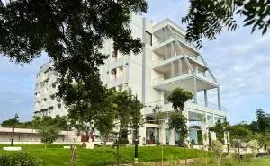 The City Crown Bilaspur - Bilāspur