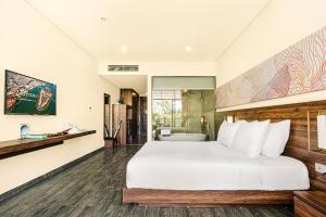 Hoi An Memories Show (Eco class) - Deluxe King Room River View