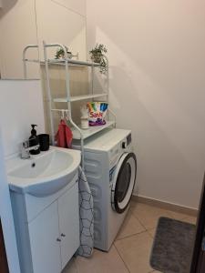 SixtyShips Ruse Center