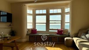 The Panoramic - Beach Front Apt - No Guest Fees