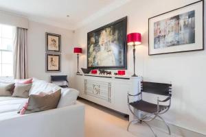 Close to river and park with stunning roof terrace