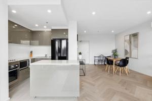 Modern Renovated CBD Apartment
