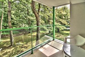Standard Studio with Balcony ( 2 Adults + 2 Children) - Free Parking room in Hotel Forest Beach