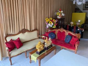 Lolits Pension House