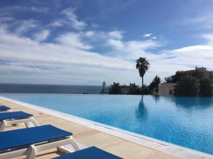 Charmant appartement dans résidence avec piscine vue mer