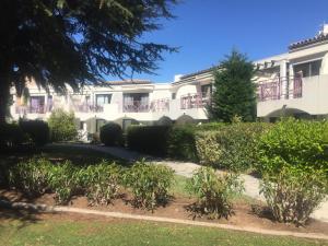 Charmant appartement dans résidence avec piscine vue mer